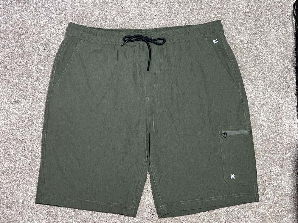 Kenneth Cole Men's Shorts Olive Green-XL